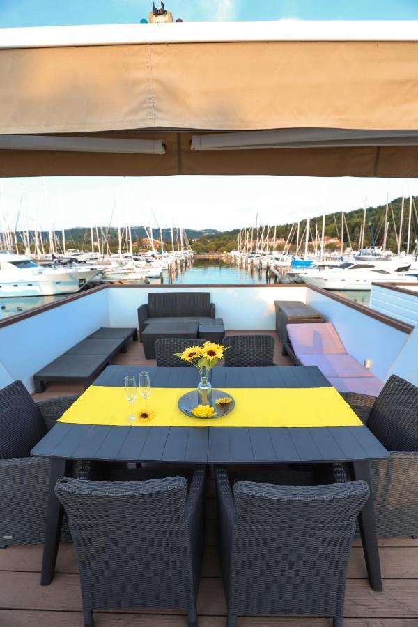 شقة Floating Sea House Soncek بورتوروز المظهر الخارجي الصورة