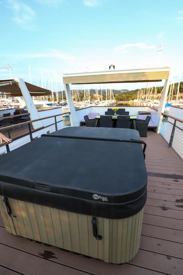 شقة Floating Sea House Soncek بورتوروز المظهر الخارجي الصورة